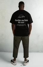 Another one bites the crust | T-shirt Dark - Foodies Gifts – by The Foodies Club 